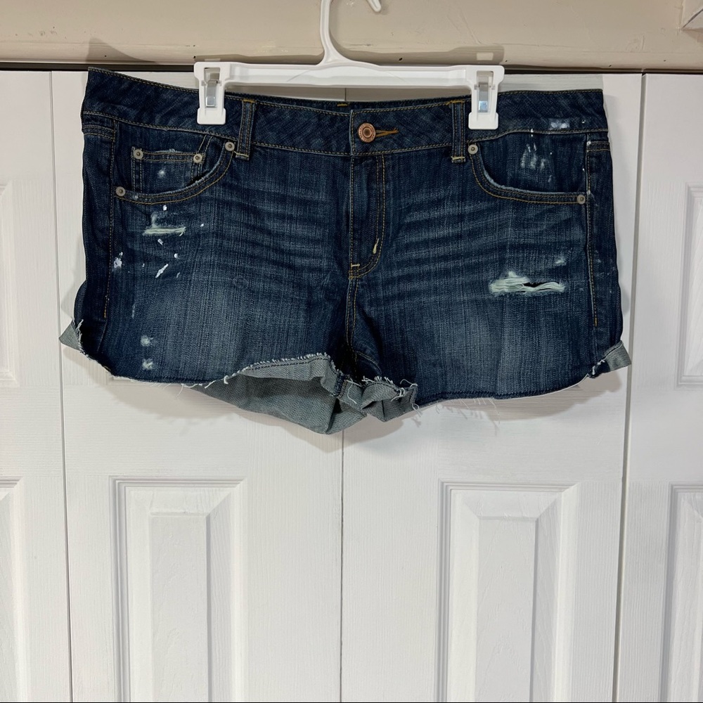 New American Eagle paint splattered distressed shorts
